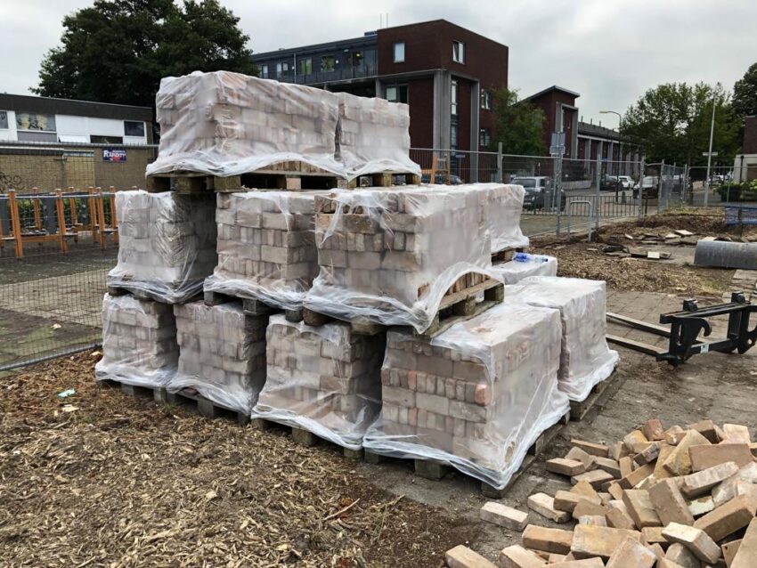 Pallet geoogste herbruikbare gevelstenen